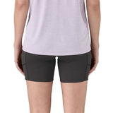 ŽENSKE KRATKE HLAČE ENDLESS RUN SHORTS - 6 in.